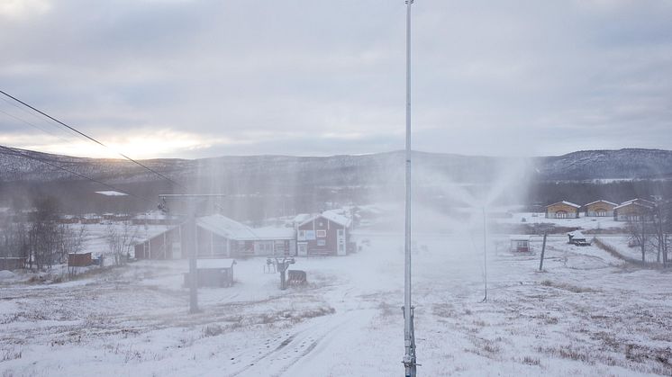 Snökanonerna igång i Hemavan