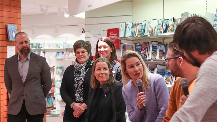 Läsliganpriset presenterades under morgonen. Läsliganambassadören Hanna Marklund berättar om hur värdefull läsningen varit för henne.