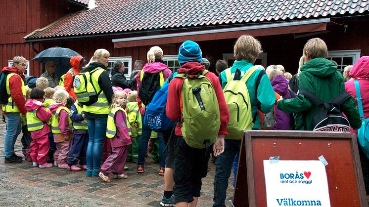 Skräpplockare prisades i Borås Djurpark 