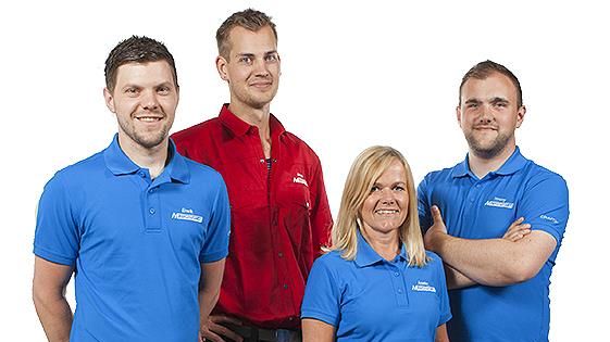 Servicegänget bakom Motorsport i Växjö! Personalbilden används på servicekallelsens framsida.
