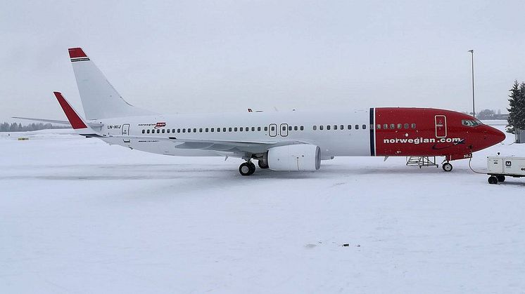 Norwegianille toimitettu viimeinen 737-800-tyypin kone laskeutui Oslon Gardermoenille tunnuksella LN-NIJ