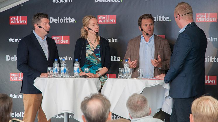 I panelen deltog Johan Torgeby, vd SEB, Cecilia Skingsley, vice riksbankschef och Adam Kostyál, ansvarig Nasdaqs europeiska noteringsverksamhet. Moderator var Erik Wahlin, chefredaktör Affärsvärlden.