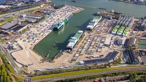  Rotterdams hamn i Nederländerna.