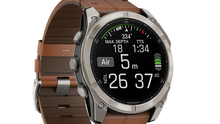 010-02905-40_06_Fenix8_51_HR_Titanium_Leather_Front-right_0003_fenix8_dive_metric.png