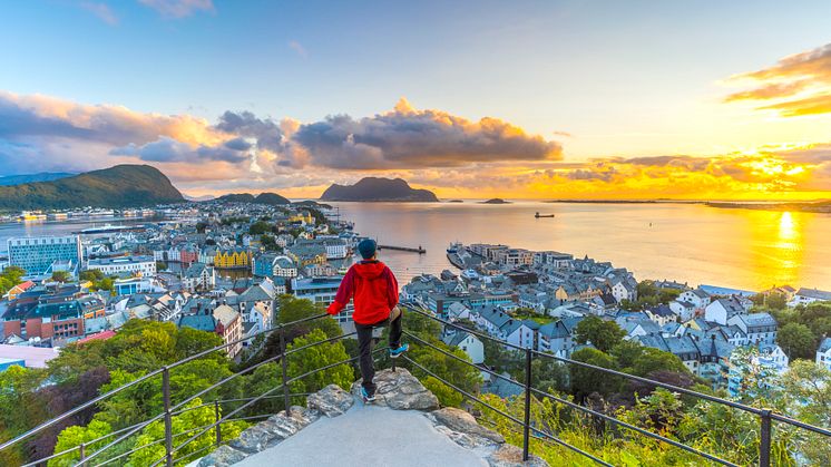 New route from London to Ålesund in 2025.