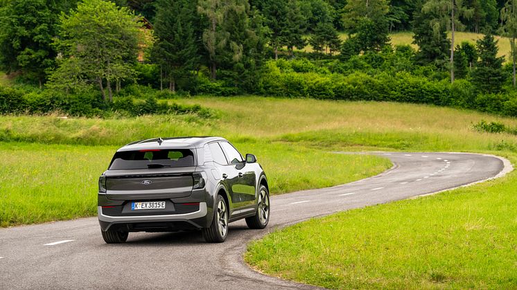 FORD EXPLORER Magnetic Grey 2024 (10).jpg