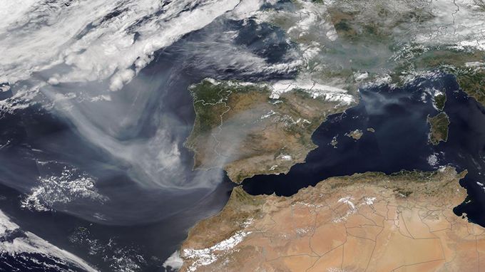 CanadaSmokeoverEurope_27Jun2023_foto_NASA-NOAA.jpg