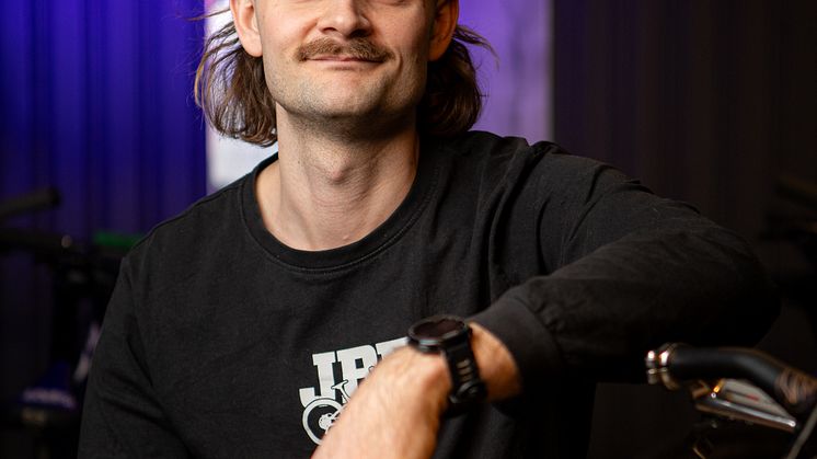 Alexander_Bäckvall_1920x1920.jpg