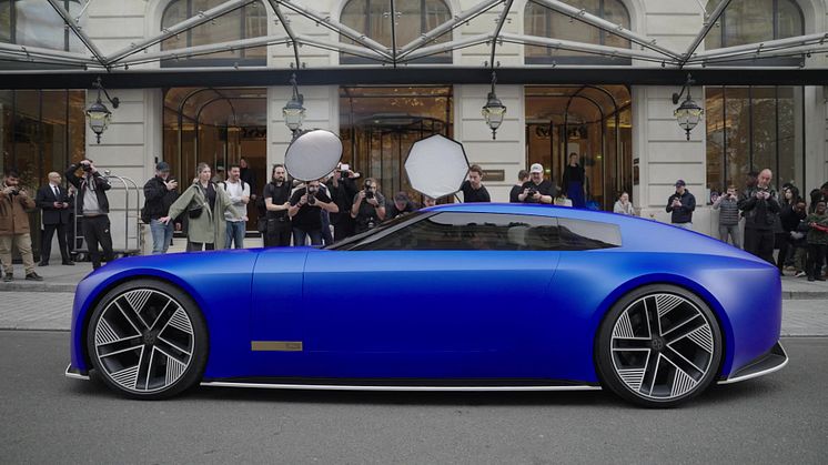 Jaguar Type 00 anokmmer Paris Fashion week med Barry Keoghan