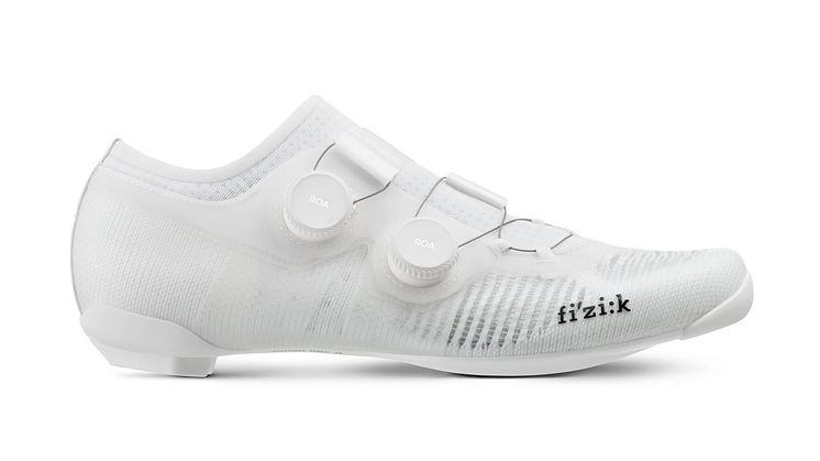 VER1DMR1C2020_10_fizik-vento-vega-carbon-white-white-shoes.jpg