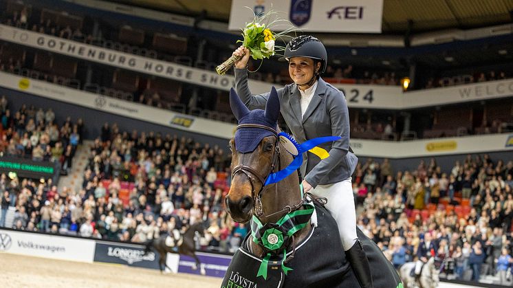 Qurious HS och Nicole Holmén efter segern i finalen av Lövsta Future Challenge under GHS 2024, foto Roland Thunholm