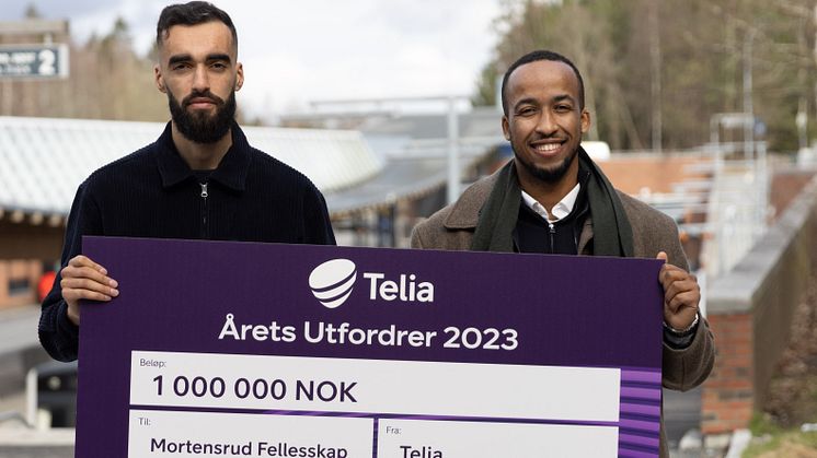 Mudassar Mehmood og Ismail Bashir fra Mortensrud Fellesskap, som er kåret til Årets utfordrer 2023