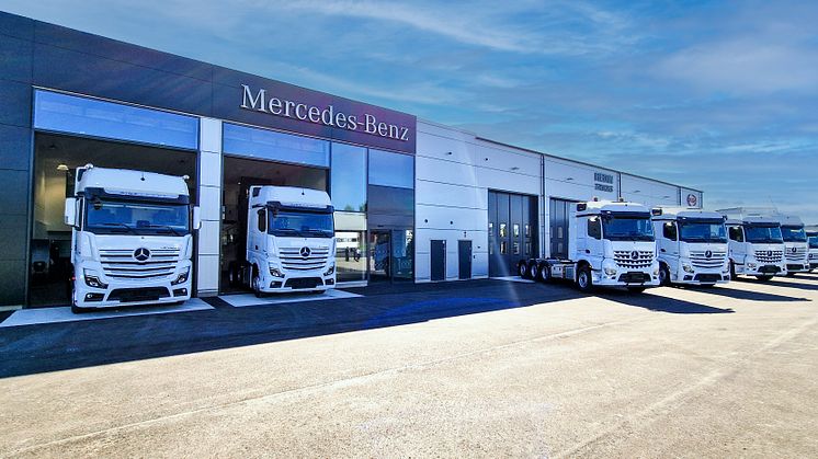 Hedin Bils nya Mercedes-Benz Lastbilsanläggning i Linköping har verkstadsplats för 10 lastbilar och får Sveriges första Megawattladdare för el-lastbilar.