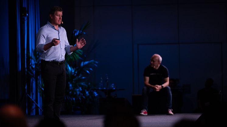 STSWE24-speakers-1