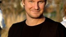 Grammisvinnaren, artisten och låtskrivaren Stefan Andersson gästar Helsingborgs stadsteater!