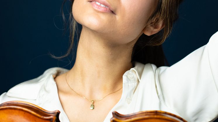 Ava Bahari