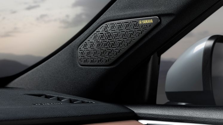 New Outlander PHEV_023L.jpg