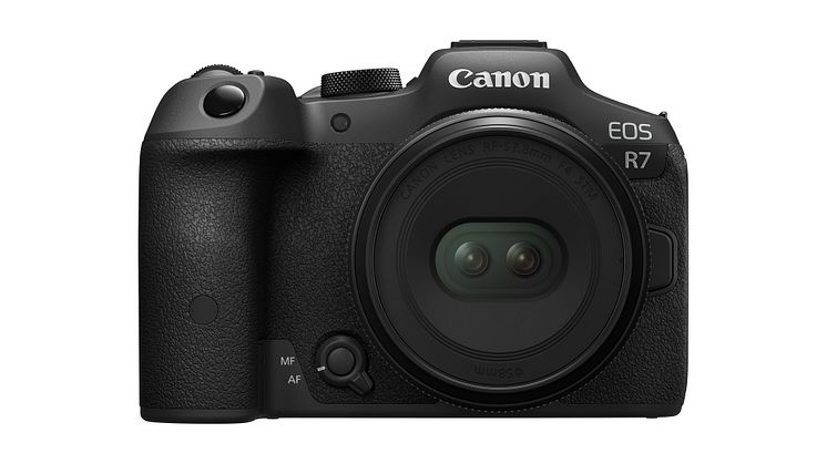 RF-S 7.8mm F4 STM EOS R7 FRT.jpg