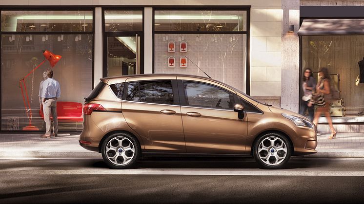 Nya eleganta Ford B-MAX öppnar dörrarna för praktiska stadskörningslösningar vid 2012 års bilmässa i Genève