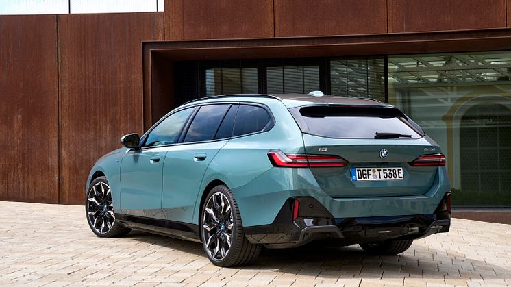 Nye BMW i5 eDrive40 Touring