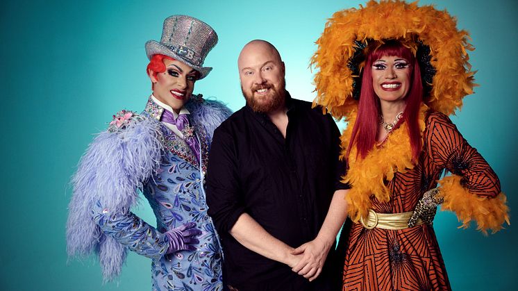 Bland Drakar och Dragqueens med Pe tter Wallenberg i mitten, Björta till höger och Inga Tvivel till vänster. Foto av Johannes Helje. .jpg