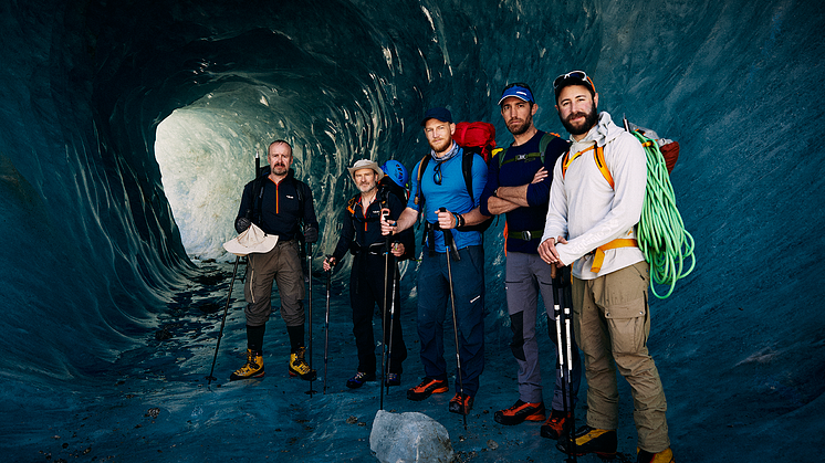 2022_07_08_FullTeam_Chamonix-Mer_De_Glace_Refuge_de_Leschaux-photo_Zoe-Salt.png