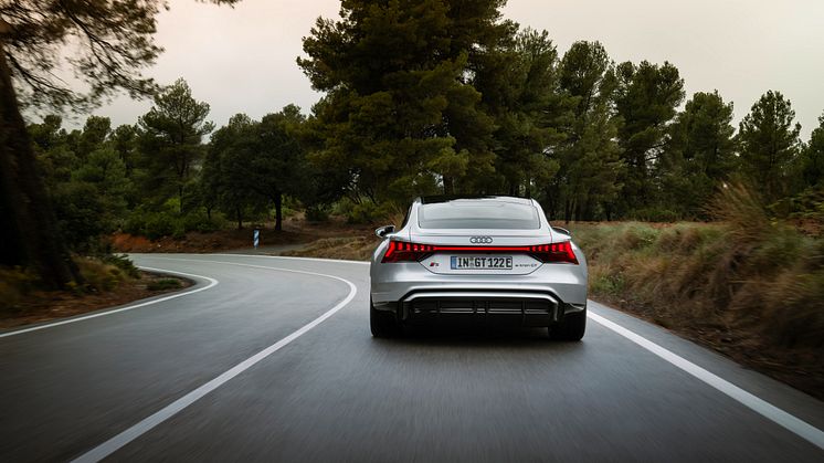 Audi S e-tron GT (Floretsølv metal)