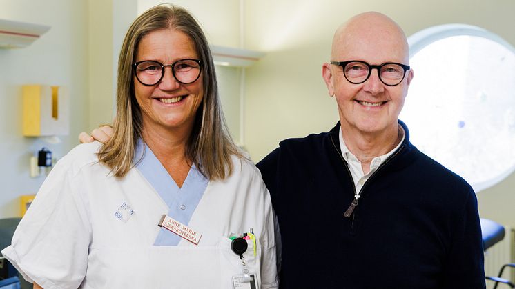 Sjuksköterskan Anne Marie Österdahl och Anders Örtelius hoppas att många kommer att lämna in intresseanmälningar till att bli blodgivare vid Blodomloppet. Foto: Klas Sjöberg/Region Västerbotten 