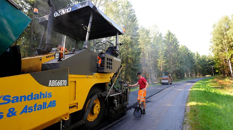 Asfaltläggare Volvo ABG6870 hos Sandahls Grus & Asfalt AB - 2