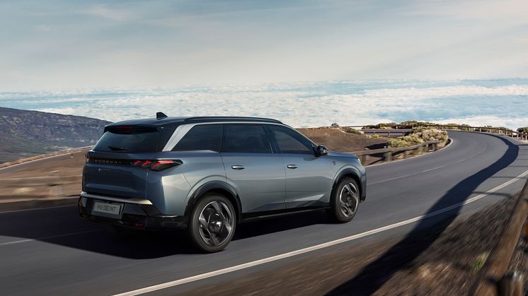 PEUGEOT_E5008_LONG_RANGE_2403CV_262_FR.jpg