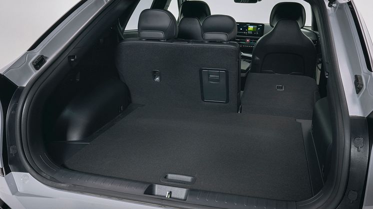 kia-new-ev6-my25-wolf-grey-studio-interior-highres-25.jpg