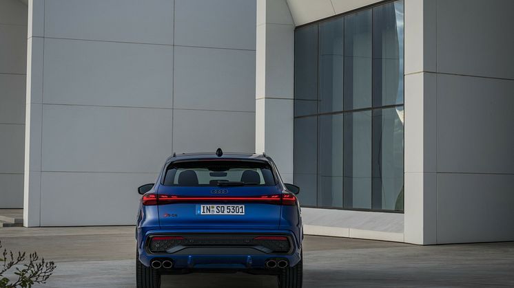 Audi SQ5 (Ultrablå metallak)