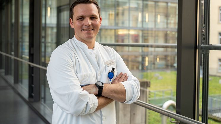 Portrait-Dr-Jan-Steffen-Pooth_Uniklinikum_Freiburg_20242024_11_27_DR_Pooth_02.jpg