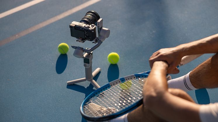 RS 4 Mini + AI300  Tennis Lifestyle Horizontal shoot (backward).jpg