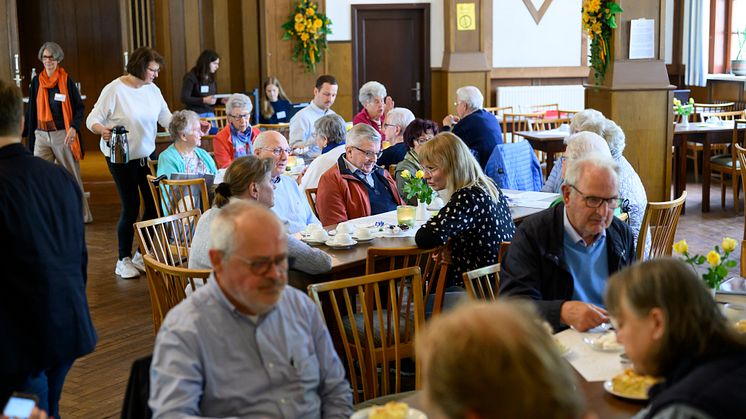 Ein Saal voller Geschichten | Erzählcafé der Kulturwissenschaften an der Universität Vechta zeigt zentrale Bedeutung in ländlichen Transformationsprozessen auf 