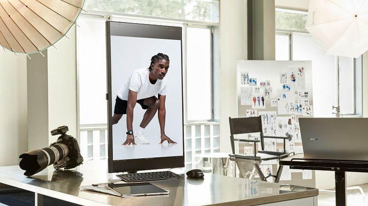 2024 One Launch_Lifestyle image_ViewFinity_01.jpg