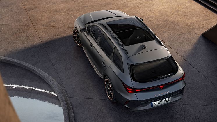birds-eye-view-rear-cupra-leon-sportstourer-2024.jpg