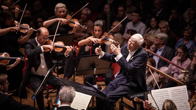 Herbert Blomstedt när han senast gästade Kungliga Filharmonikerna, för två år sedan. Foto: Nadja Sjöström