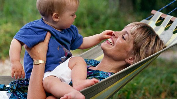 Findus utser Sveriges bästa mamma - Hanna Hedlund gästbloggar om mammarollen