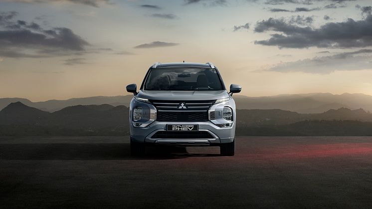 New Outlander PHEV_005L.jpg