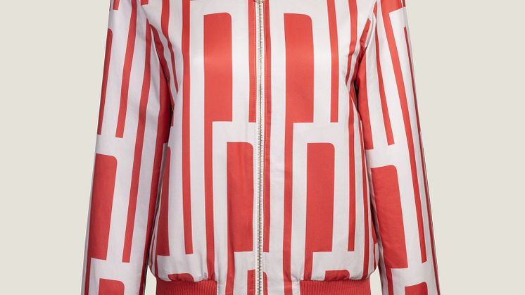 RR_Collection_Women's_Jacket_190225_04.jpg