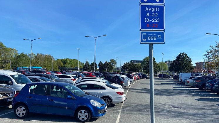 Nu kostar det 30 kronor per dygn eller sex kronor per timme på pendelparkeringen vid Radiomotet. Bild Göteborgs Stad