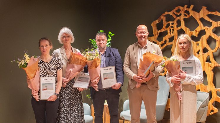 Lindholms fond delas ut på Sinfdagen till Sara Blomqvist Plast Petter, Lotta Sundman Bijas Produktion, Sören Forslander Ivars Verktyg, Peter Nilsson Lideco (för Eva Ferngren-Forsell) och Sofia Grenader Datek