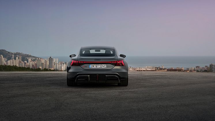 Audi RS e-tron GT (Nimbusgrå perleeffekt)