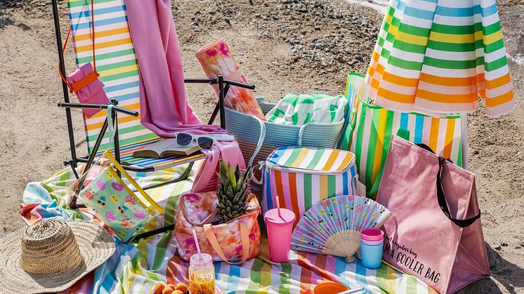 Rusta_2025_S2_at_the_beach_striped_theme-I.jpg