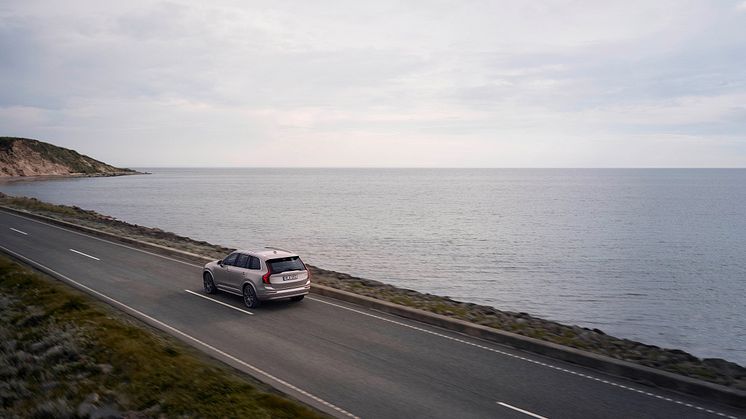 New_Volvo_XC90_Exteriors.jpg