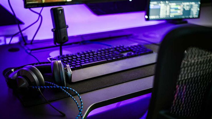 headset-gamer-gaming-room-quality-hotel.jpg