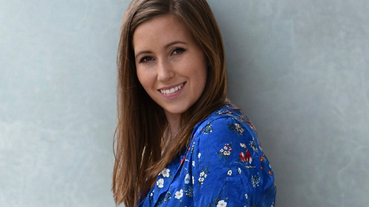 Ella Grundel, Amazon Sverige.png