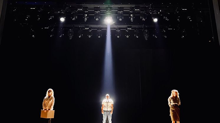 Teater Fryshusets föreställning ”Klipp han” på Dramaten 2024. Fotograf: Brooks Livermore