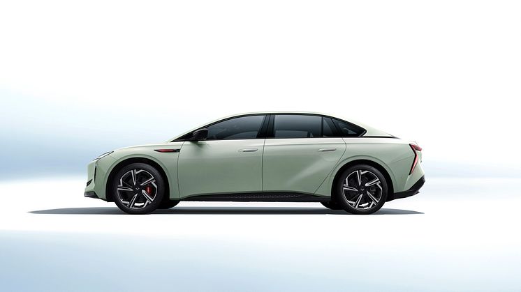 HongQi EH7